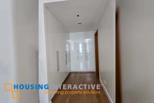 furnished 2br unit with parking for rent in park terraces