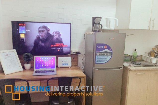 1-bedroom with balcony at laureano di trevi towers