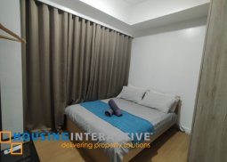 1-bedroom with parking for lease in salcedo square residences