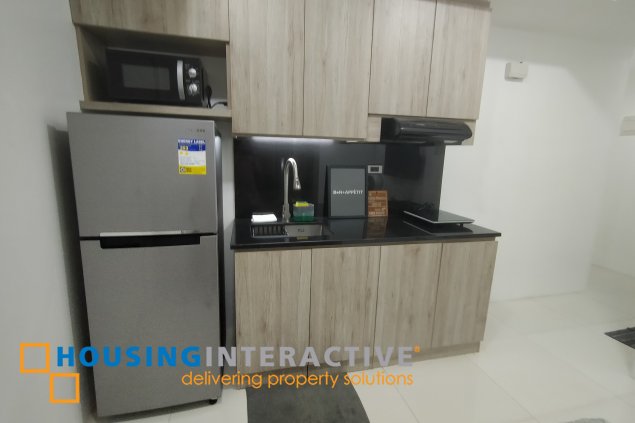 1-bedroom with parking for lease in salcedo square residences