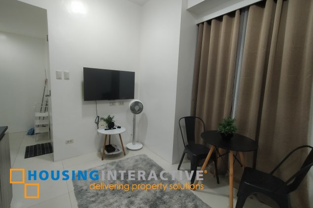 1-bedroom with parking for lease in salcedo square residences