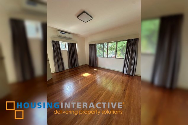 2-storey 4br house for rent in dasmarinas village