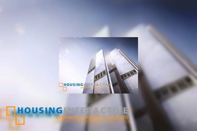 for sale 3br glass suite corner with 3 parking slot in park central north