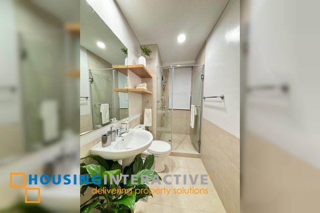 for lease: 2br unit in the icon residences