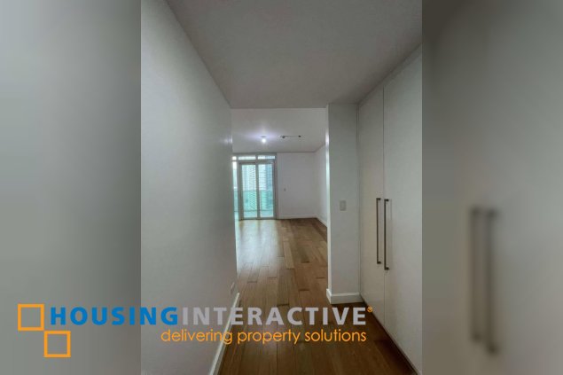 park terraces makati tower 2 - 1br unit condo for sale