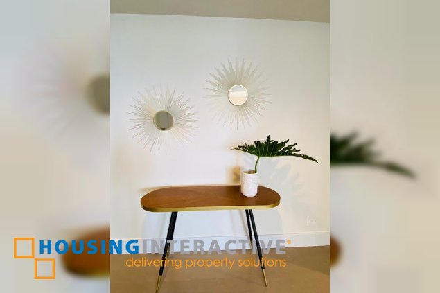 fully furnished 3br unit with parking for lease in proscenium at rockwell