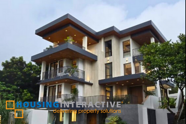 4-storey hosue for sale in westgrove heights