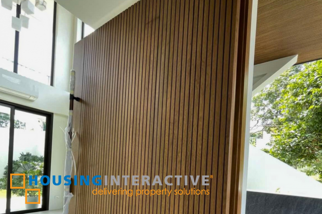 4-storey hosue for sale in westgrove heights