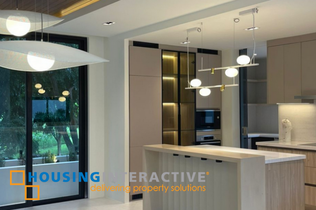 4-storey hosue for sale in westgrove heights