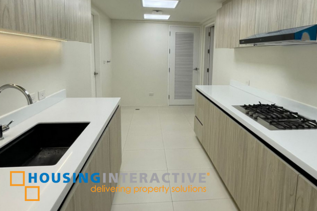 4-storey hosue for sale in westgrove heights