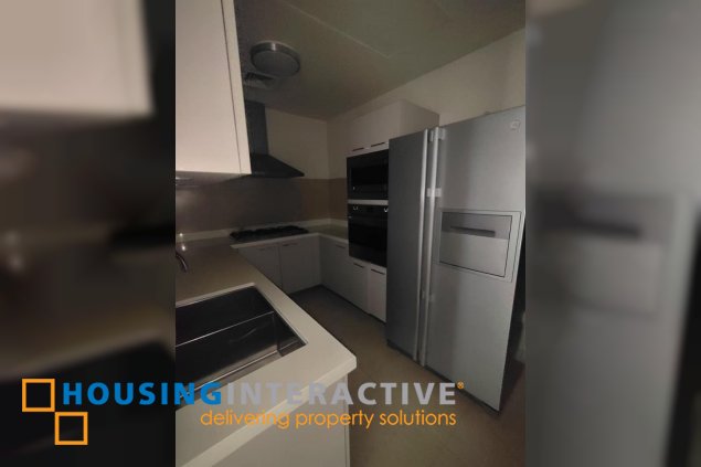 semi-furnished 3br unit with parking for lease in horizon homes at shangri-la at the fort