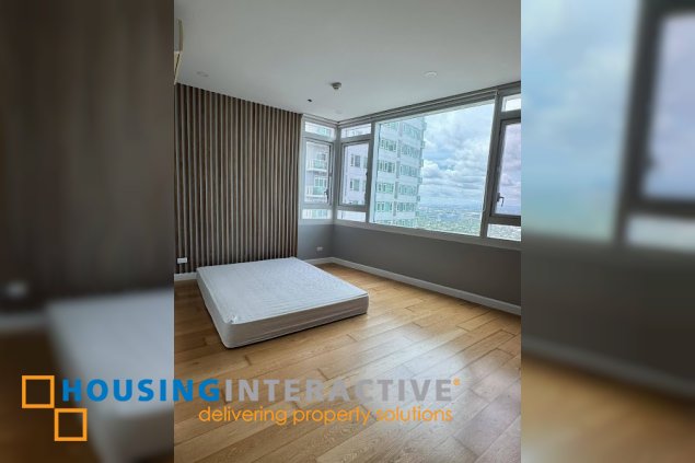 for lease- furnished 2br with parking in park terraces