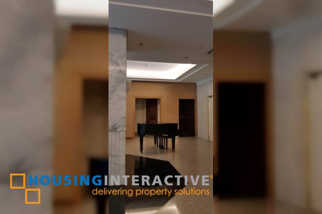 for sale: 4br unit with parking in avignon tower