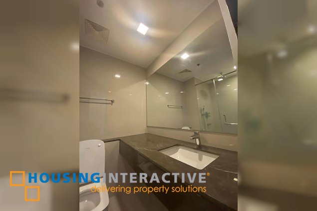 fully furnished 2br unit with balcony and parking for lease in west gallery place