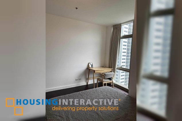 fully furnished 2br unit with balcony and parking for lease in west gallery place