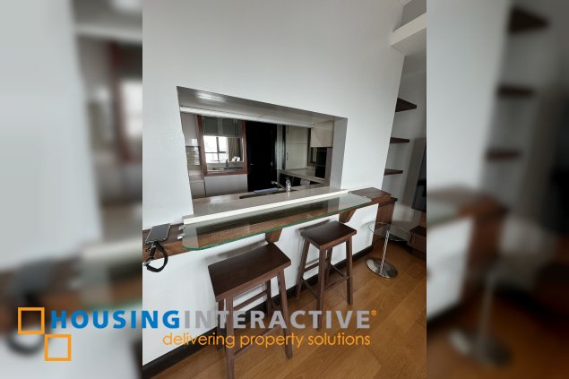 for rent- fully furnished 2br with parking in makati