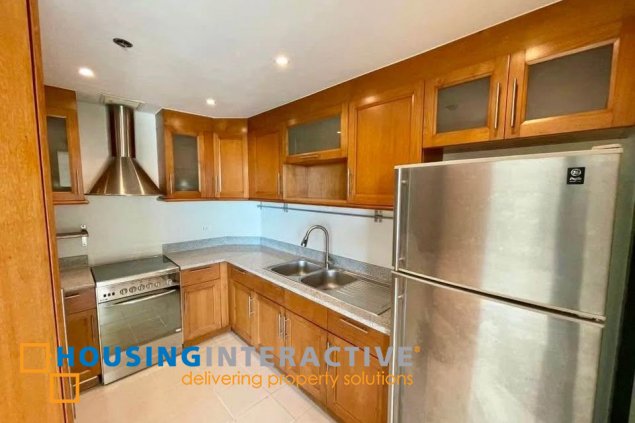 furnished 2br unit with parking for lease in bonifacio ridge