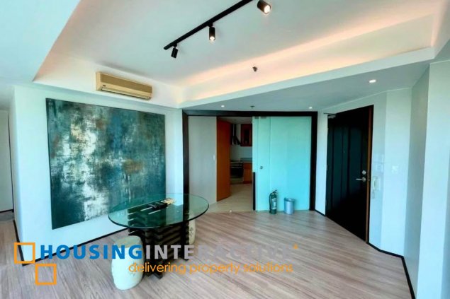 furnished 2br unit with parking for lease in bonifacio ridge