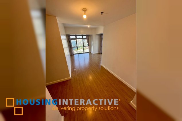 semi-furnished 3br unit with balcony and parking for lease in park triangle residences