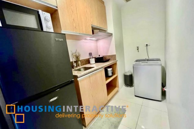 fully furnished 1br unit with balcony for lease in madison park west