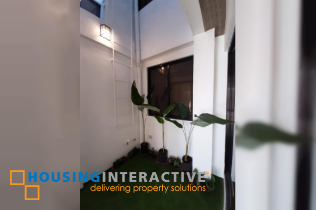 for sale-three single-attached townhouses