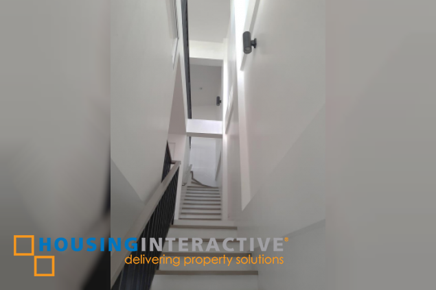 for sale-three single-attached townhouses