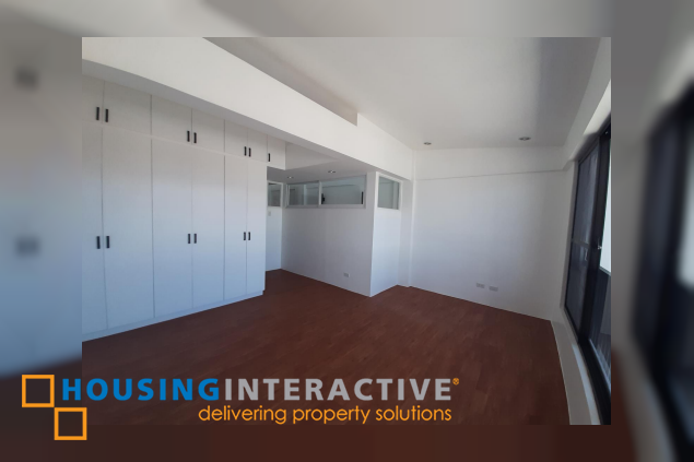 for sale-three single-attached townhouses