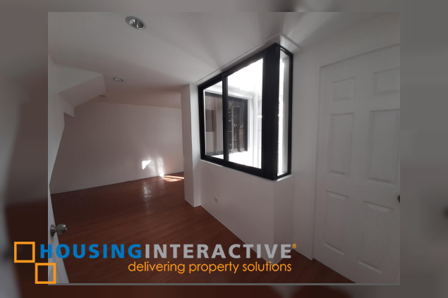 for sale-three single-attached townhouses