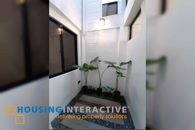 for sale-three single-attached townhouses