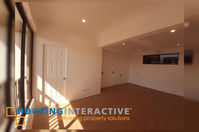 for sale-three single-attached townhouses