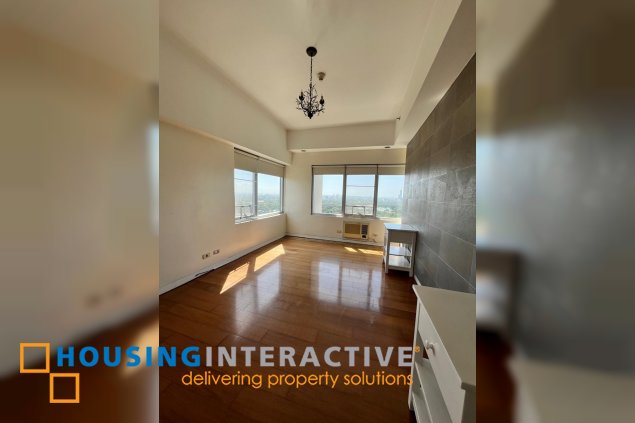 semi-furnished 3br unit for lease in rizal tower