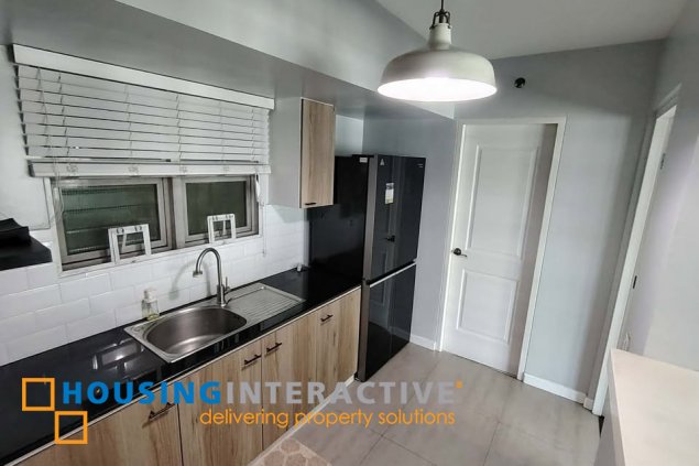 semi-furnished 3br unit with balcony and parking for lease in two serendra