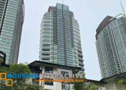 furnished 1br with parking in the residences at greenbelt
