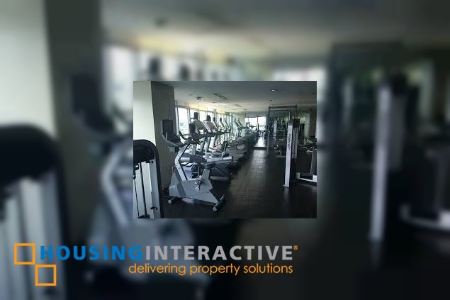 furnished 1br with parking in the residences at greenbelt