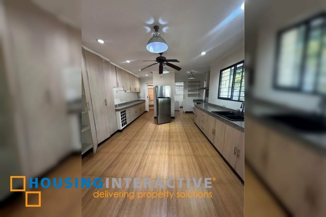 5br house for rent in merville park village