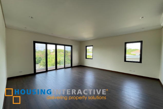 3-storey h&l in ayala southvale for sale