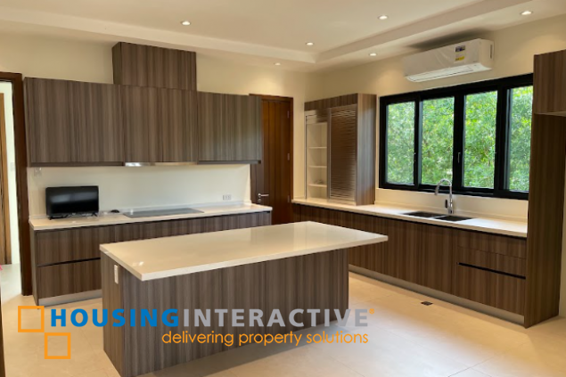 3-storey h&l in ayala southvale for sale