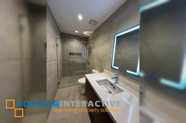 3-storey duplex in san lorenzo village for rent