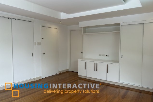 2-storey duplex in san lorenzo village for rent