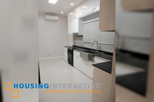 bungalow house with 3br for rent in bf homes