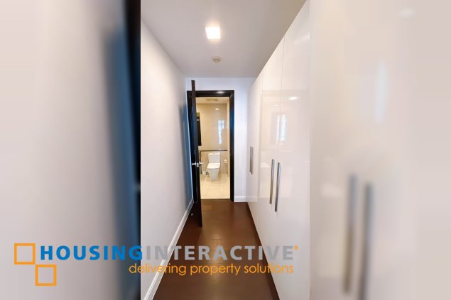 fully furnished 1br unit with parking for rent in west gallery place