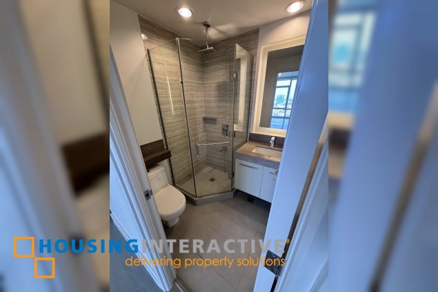 for rent/sale semi furnished 2br with parking in makati