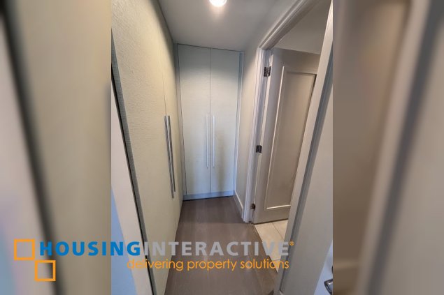 for rent/sale semi furnished 2br with parking in makati