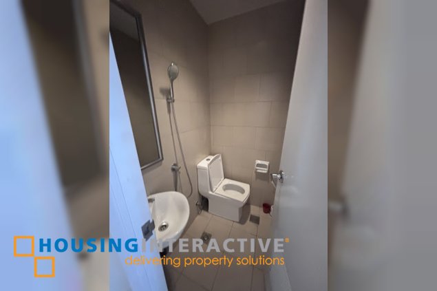 for rent/sale semi furnished 2br with parking in makati