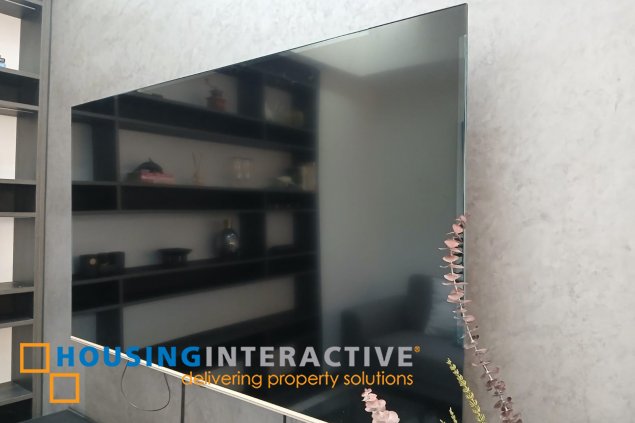 fully furnished 2br unit with parking for rent in one uptown residences