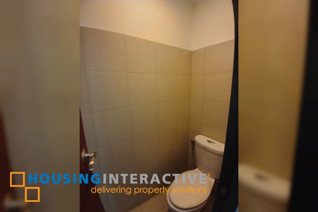 fully furnished 2br unit with parking for rent in one uptown residences