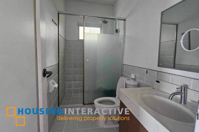 fully furnished 1br unit with parking for lease in two serendra