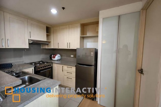 furnished 3br unit with balcony and parking for sale in uptown parksuites