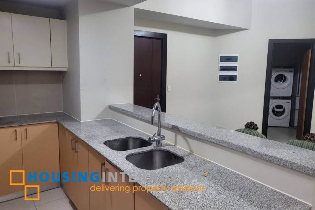 furnished 3br unit with balcony and parking for sale in uptown parksuites