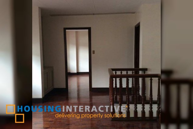 4br house for sale in san antonio village